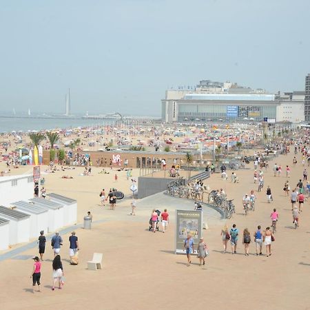 Studio Direct Aan Het Hoofdstrand Van Oostende - Naast Casino Apartment Exterior photo