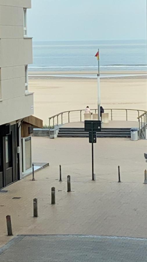 Studio Direct Aan Het Hoofdstrand Van Oostende - Naast Casino Apartment Exterior photo